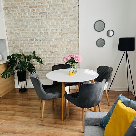 The Right Coast Apartment With Free Private Parking Riga Eksteriør billede