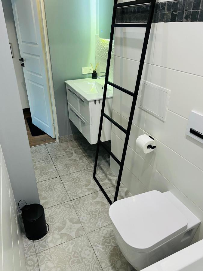 The Right Coast Apartment With Free Private Parking Riga Eksteriør billede