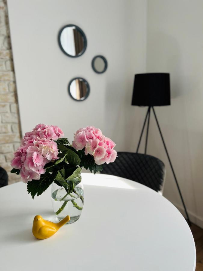The Right Coast Apartment With Free Private Parking Riga Eksteriør billede